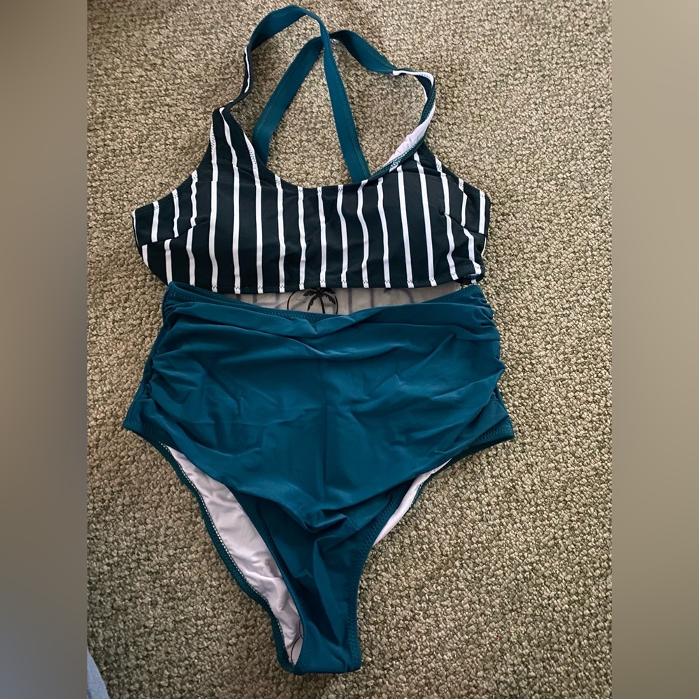 NWT Cupshe bathing suit, two piece